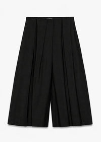 Pleated Bermuda Pants