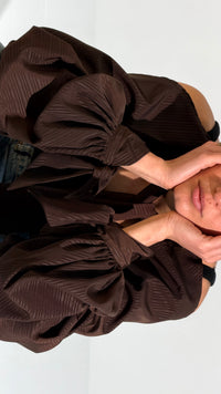 Puff Sleeves Over-Shawl